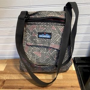 Kavu gray criss body bag